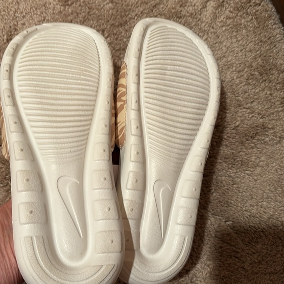 NWT NIKE POOL SLIDES LOUNGE SANDALS BEACH SHOES 6 womens - Picture 6 of 8